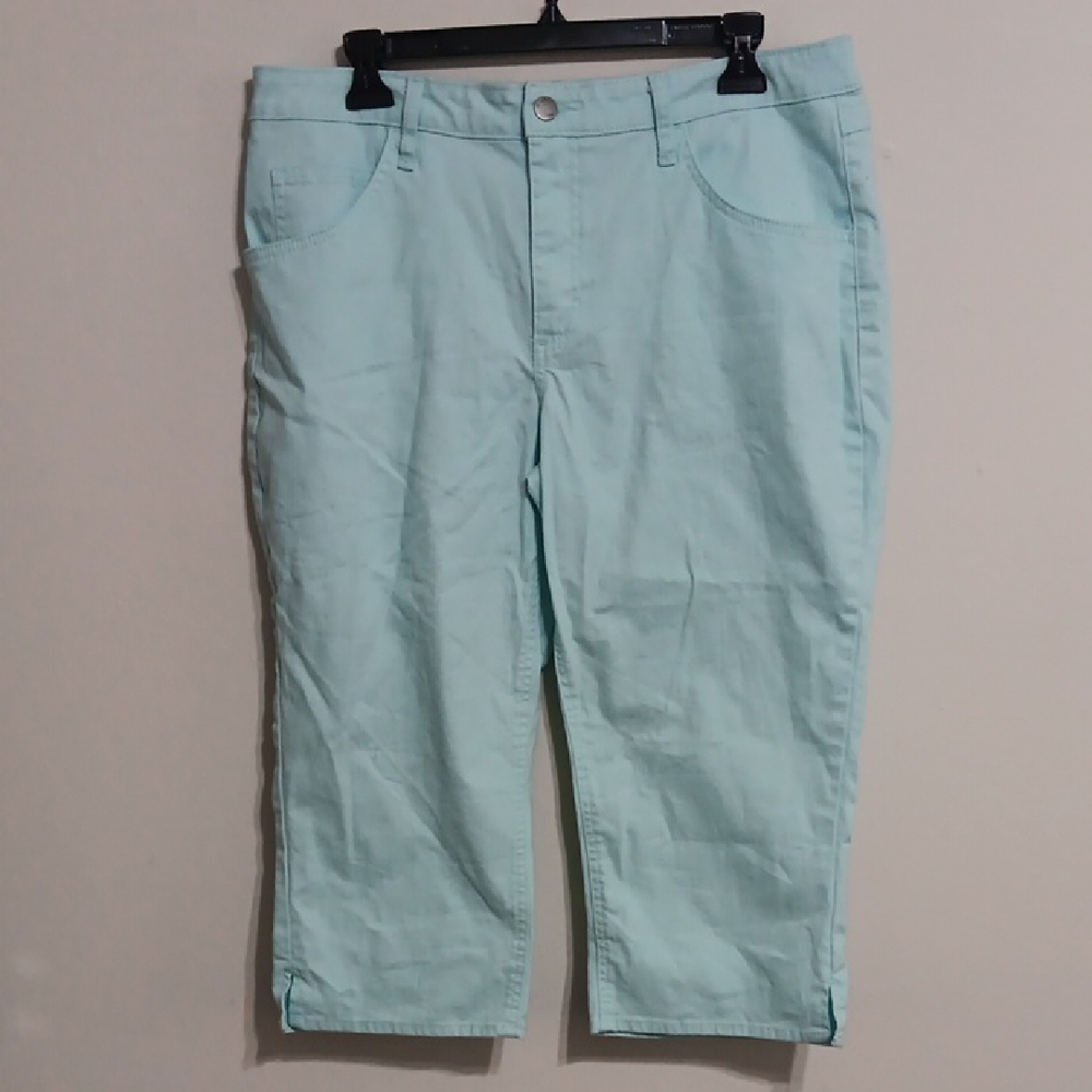 Riders by Lee Aqua Mid Rise Capri 18" Inches Waist 19" Inseam
